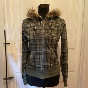 Self Esteem Women's Green Plaid Faux Fur Hoodie Jacket - Size Small